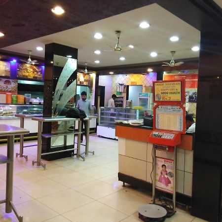 Hotel Vandematharam บังกาลอร์ ภายนอก รูปภาพ