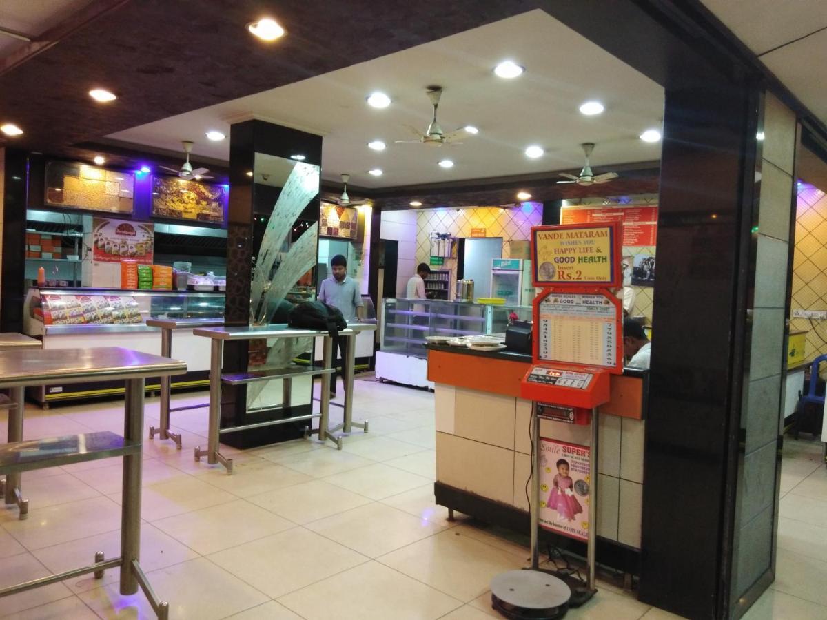 Hotel Vandematharam บังกาลอร์ ภายนอก รูปภาพ